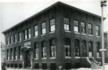 The Abraham Lincoln House (shown here in 1911) was a forerunner to the Jewish Community Center. It has since been demolished. Photo courtesy of the Jewish Museum Milwaukee.