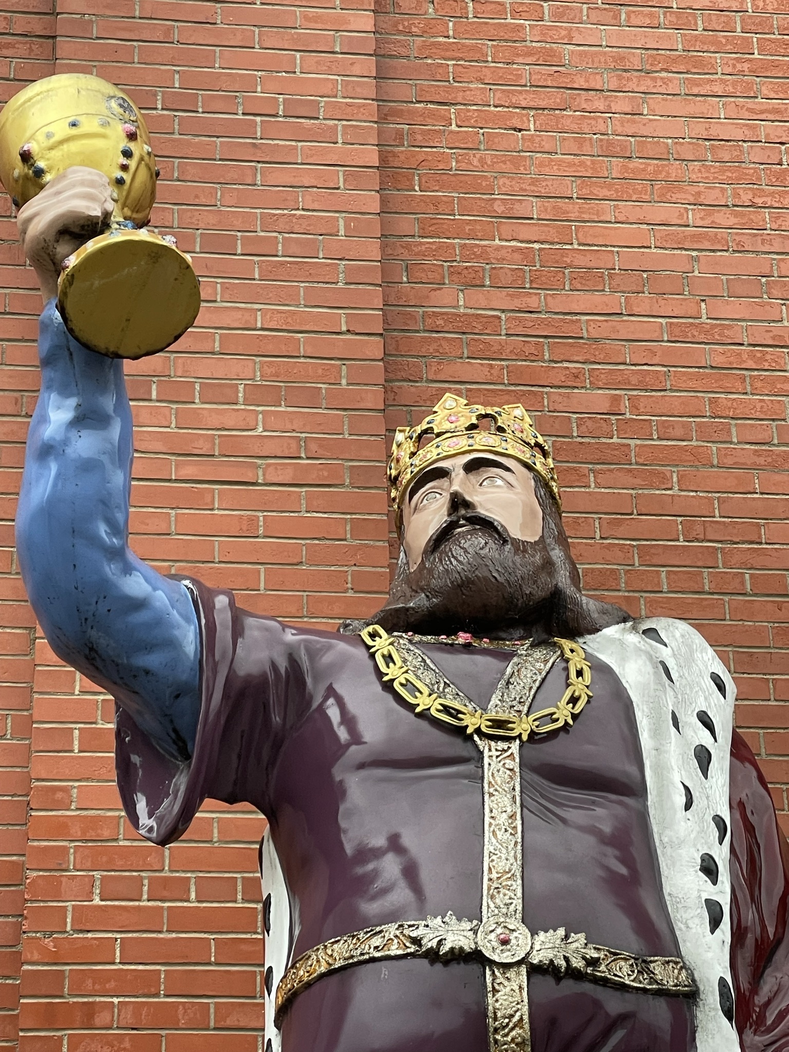 Read more about the article OBJECT HISTORY: King Gambrinus Statues of La Crosse